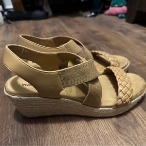 NWOT Sonoma Wedge Sandals with Ortholite Eco Women’s 11